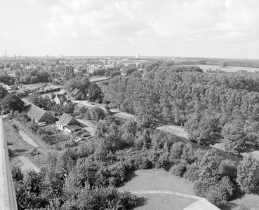 880937 Overzicht van de Klopvaart en omgeving in het noorden van de wijk Overvecht te Utrecht, vanaf het ...